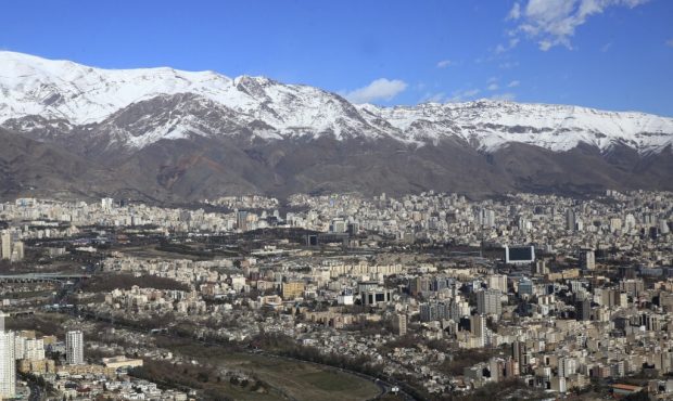 آسمان صاف و آفتابی در بیشتر مناطق کشور تا روز سه‌شنبه/ رگبار باران در چند استان